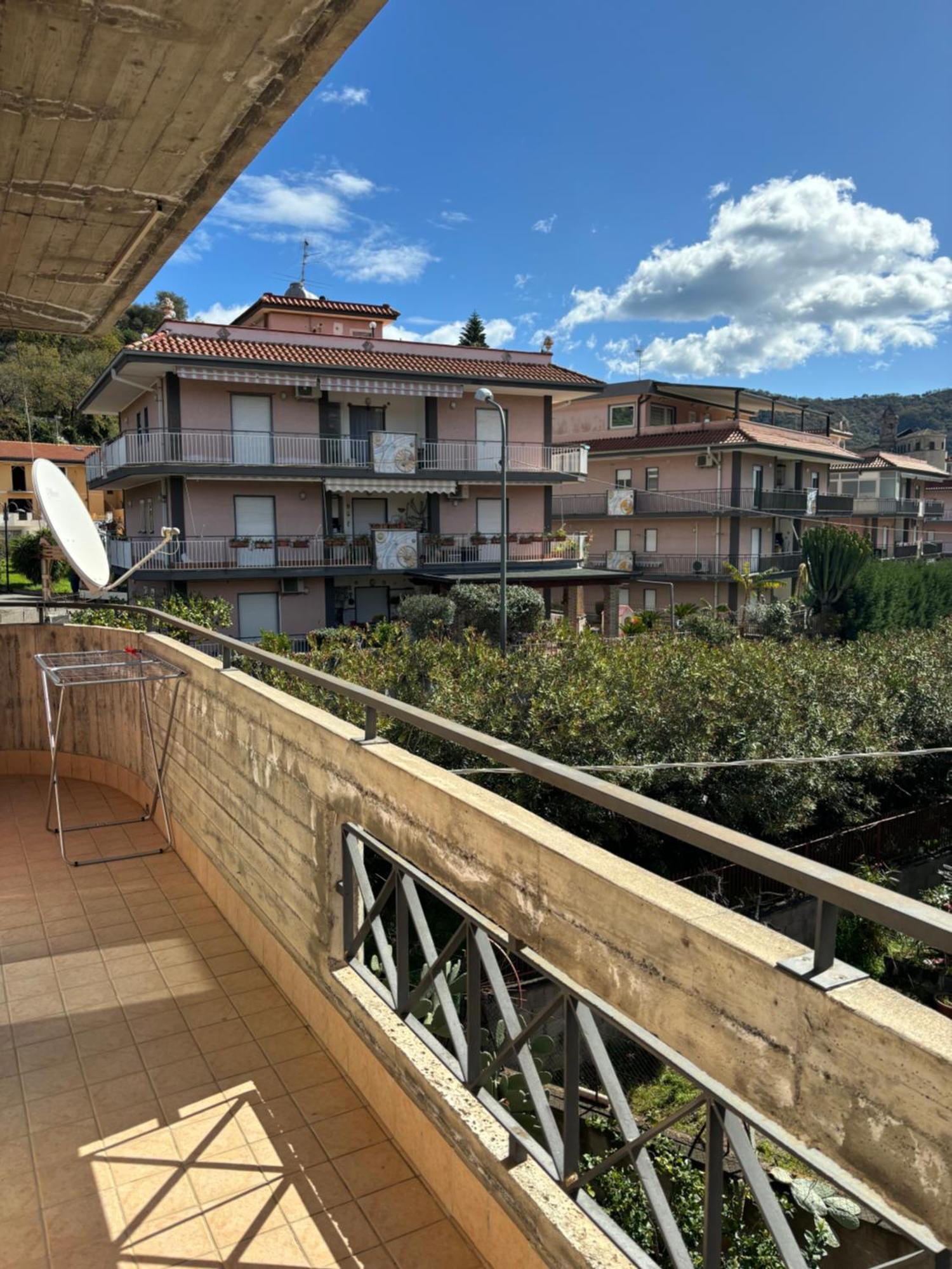 Апартаменти Il Sole Dell'Alcantara Gaggi Екстер'єр фото